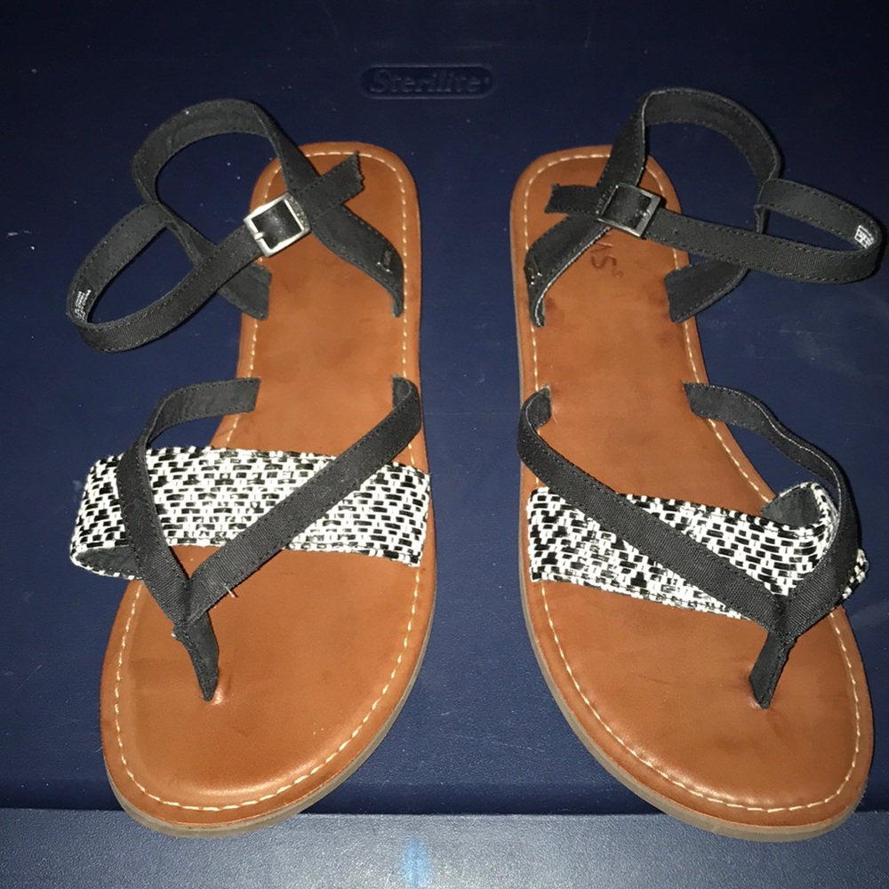 Brand new Toms sandals!